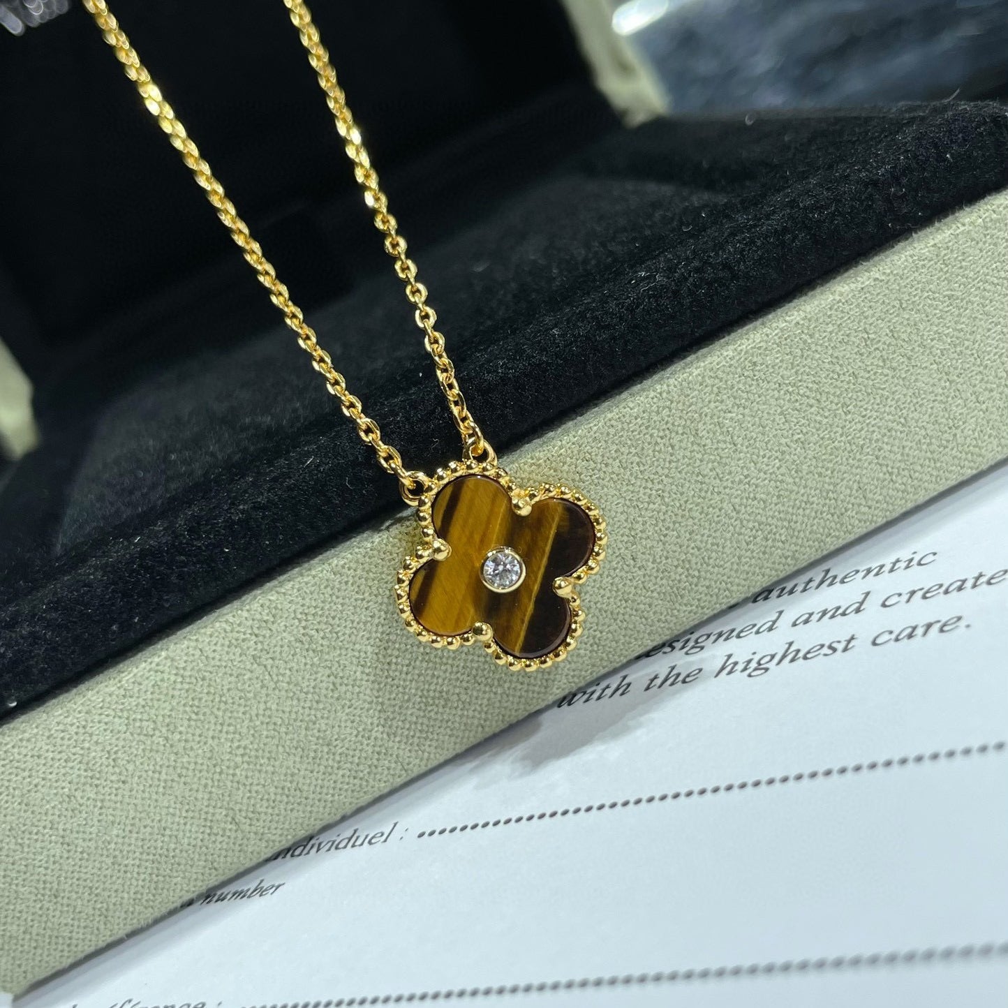 [Luxery]CLOVER 15MM DIAMOND AND YELLOW TIGER'S EYE AGATE necklace