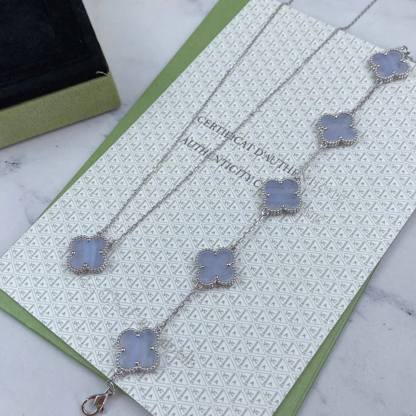 [Luxery] CLOVER 5 MOTIF PURPLE CHALCEDONY BRACELET COLLECTION
