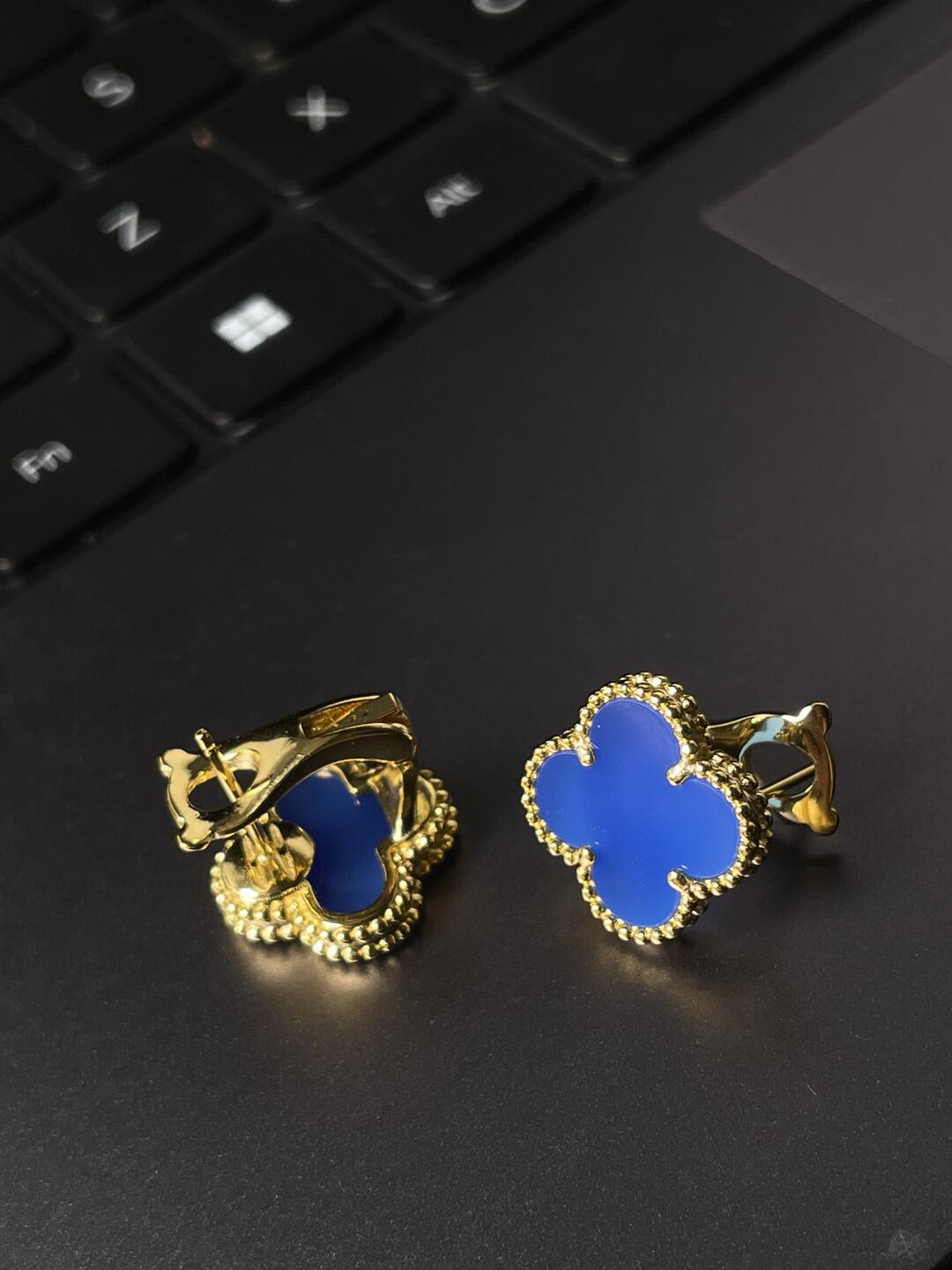 [Luxery] CLOVER LARGE (20mm) 1 MOTIFS BLUE MOP STUD EARRINGS