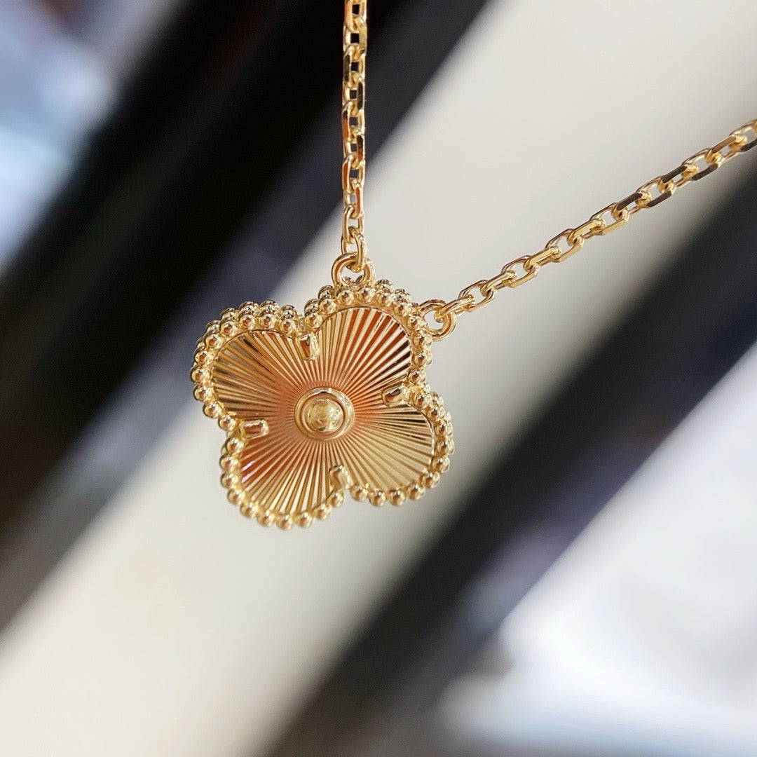 [Luxery]CLOVER 15MM LASER NECKLACE