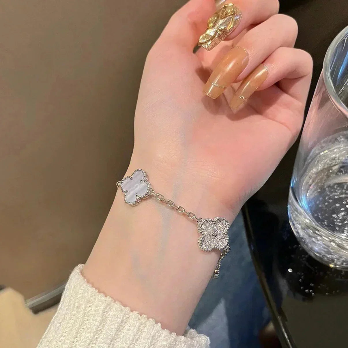 [Luxery] CLOVER 5 MOTIF PURPLE CHALCEDONY BRACELET COLLECTION
