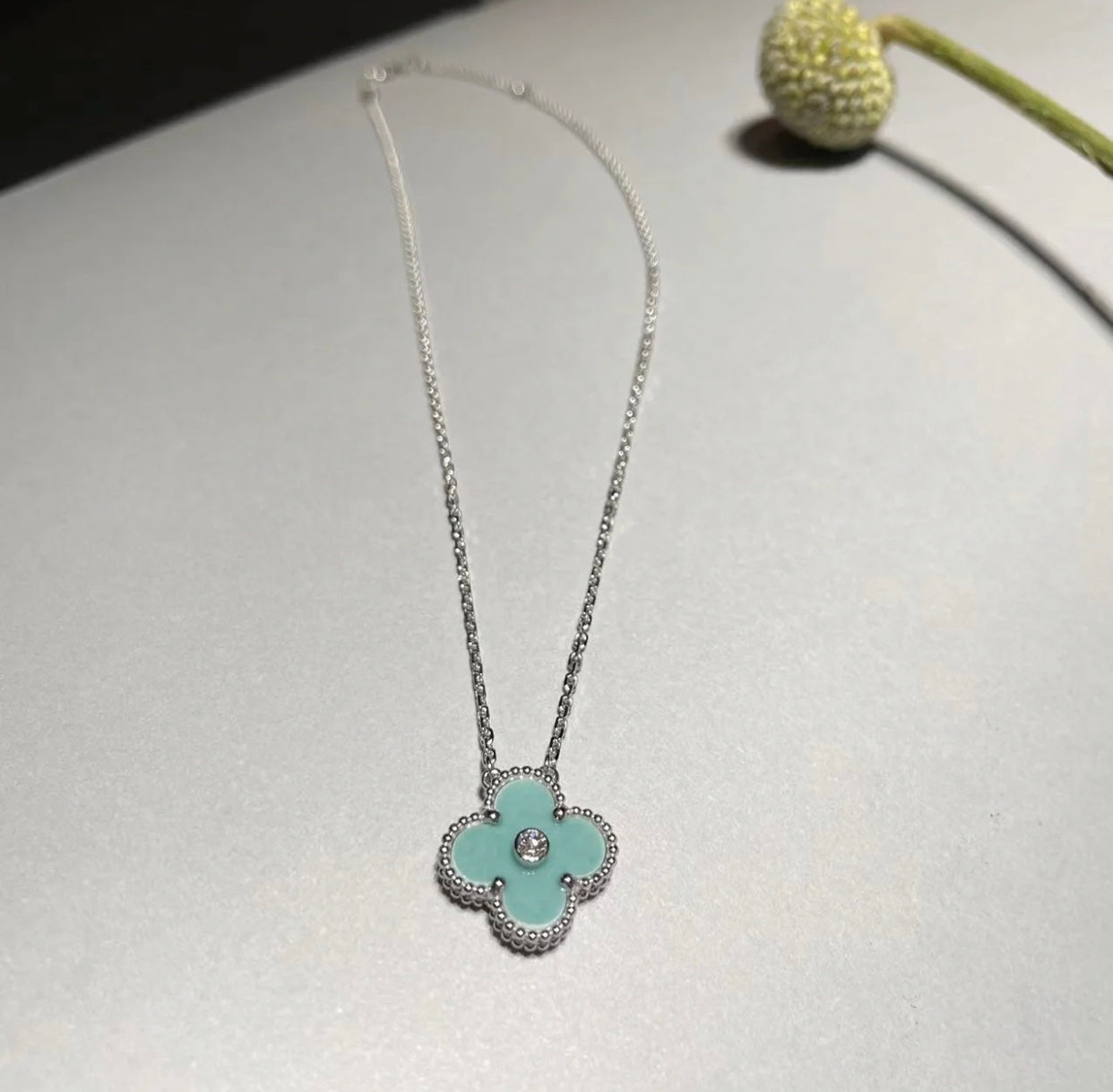 [Luxery]CLOVER 1 DIAMOND LIGHT BLUE SILVER NECKLACE