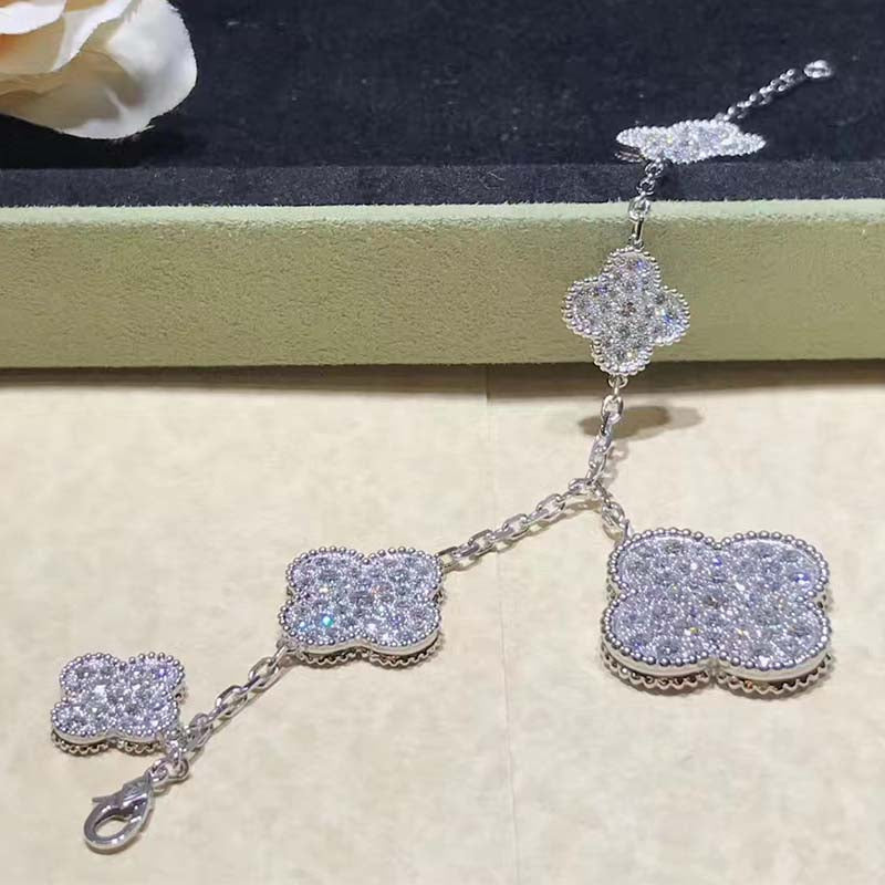 [Luxery]CLOVER 6 MOTIFS SILVER DIAMOND BRACELET