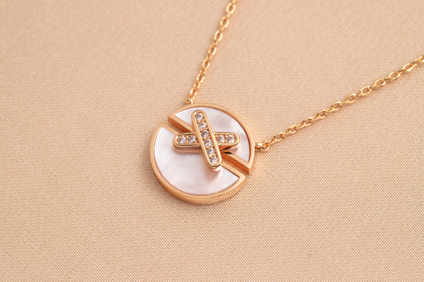 [Luxery]JEUX DE PINK GOLD DIAMOND NECKLACE