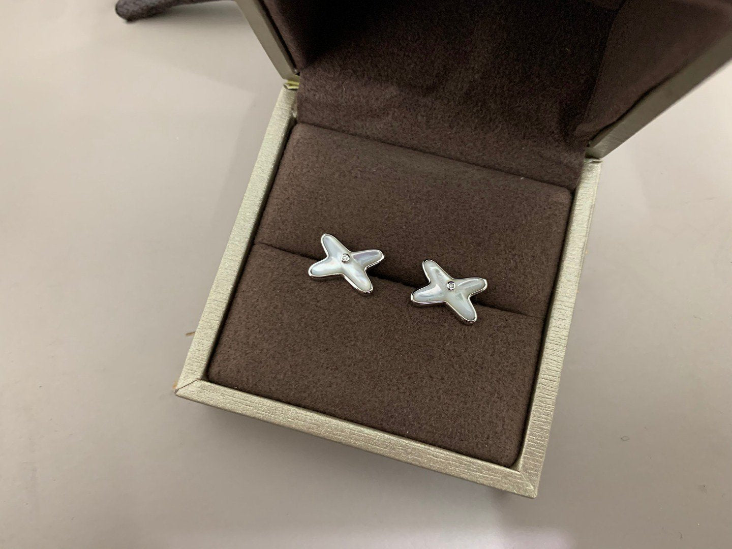 [Luxery]JEUX DE WHITE MOP SILVER DIAMOND EARRINGS