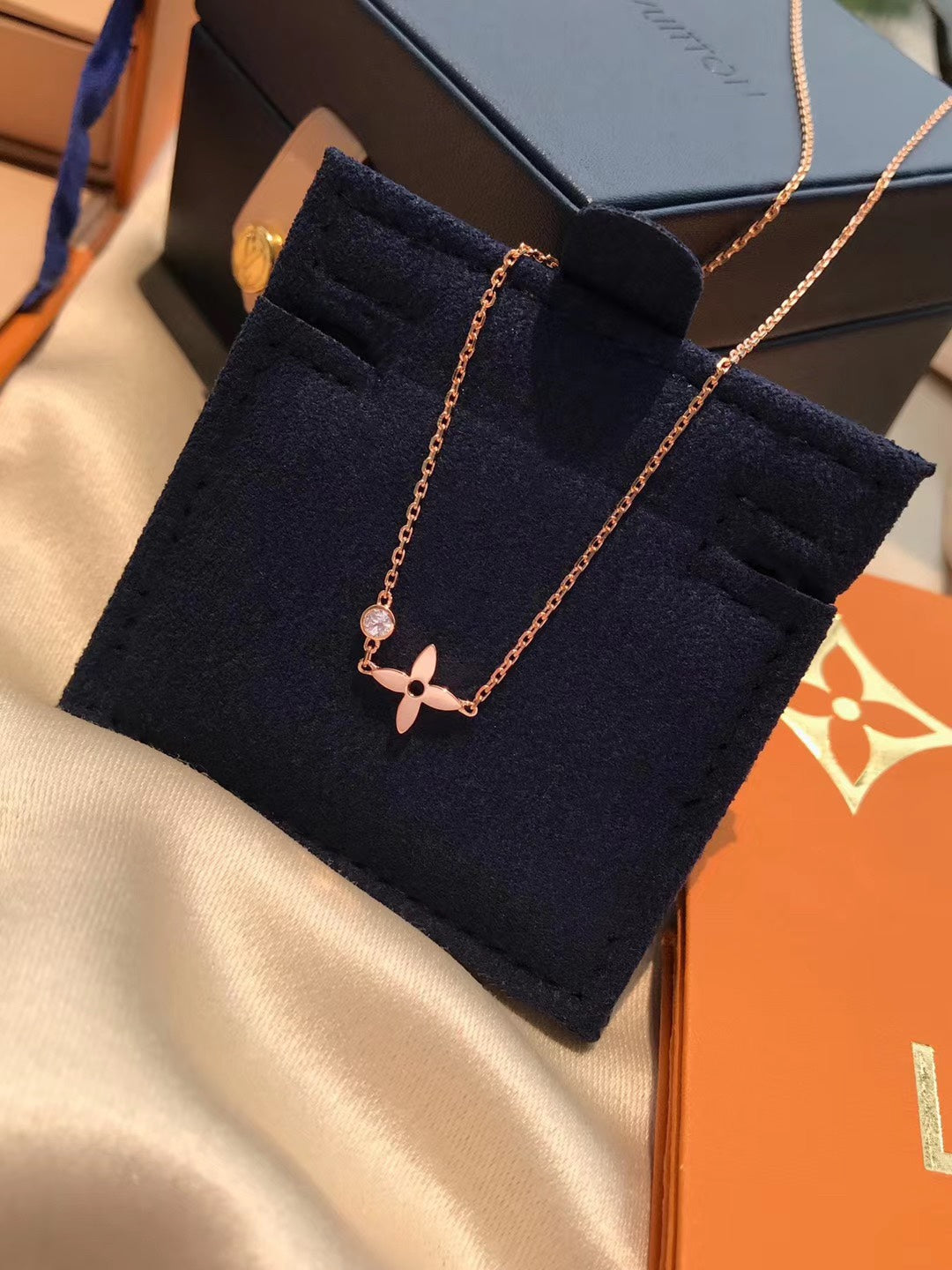 [Luxery]BLOSSOM PENDANT PINK GOLD AND DIAMOND