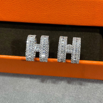 [Luxery]H STUD EARRINGS WITH SILVER DIAMONDS