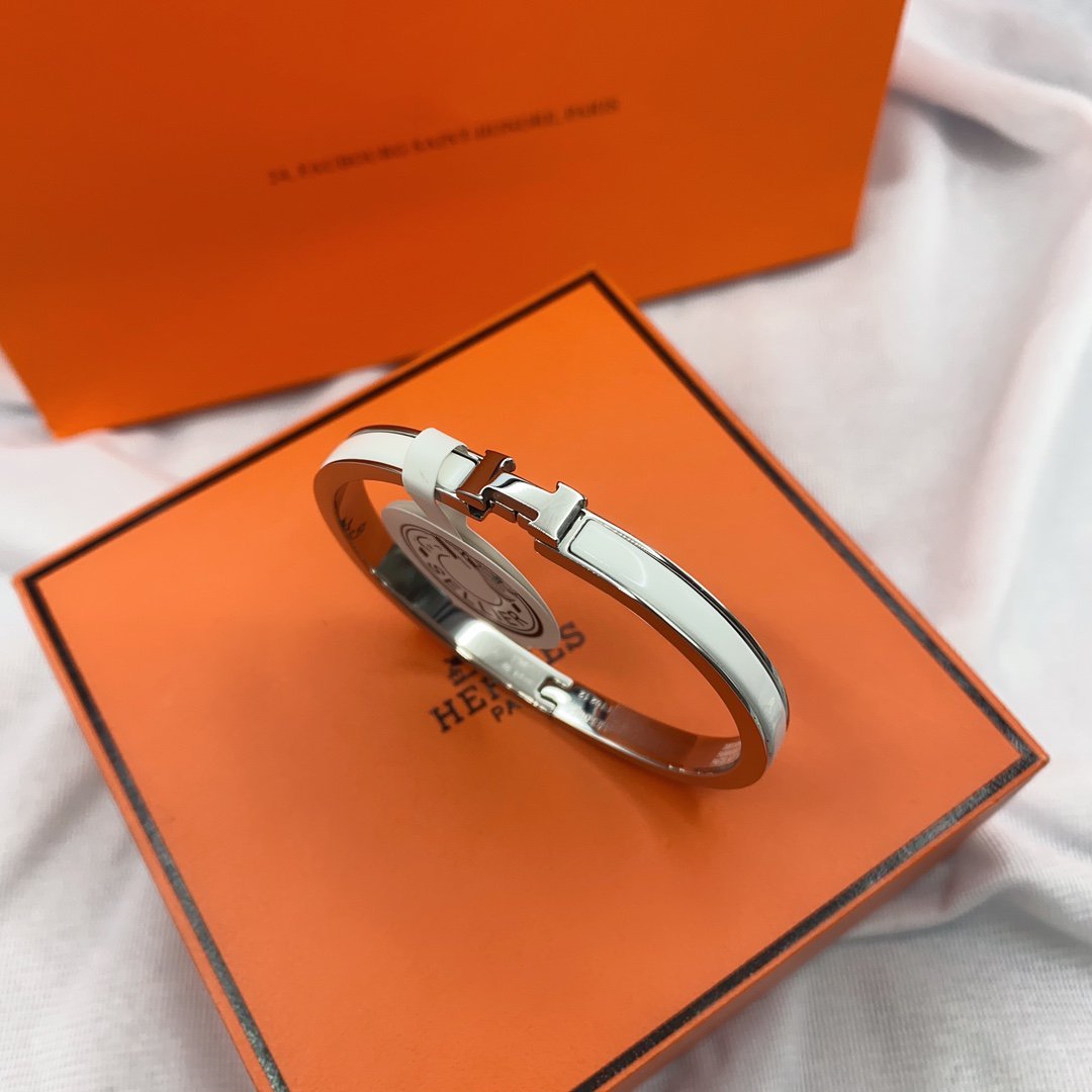 [Luxery]CLASSIC HM CLIC WHITE 8MM ENAMEL BRACELET