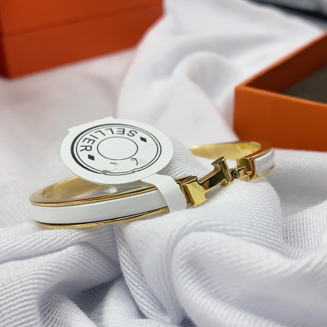 [Luxery]CLASSIC HM CLIC WHITE 8MM ENAMEL BRACELET