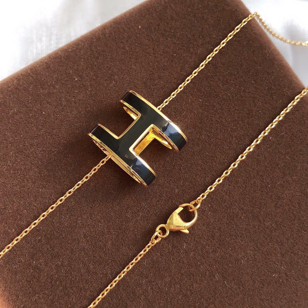 [Luxery]HM CLIC BLACK ENAMEL GOLD NECKLACE