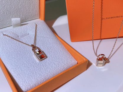 [Luxery]HM ADVANCED NICHE LOCK HEAD NECKLACE DIAMONDS