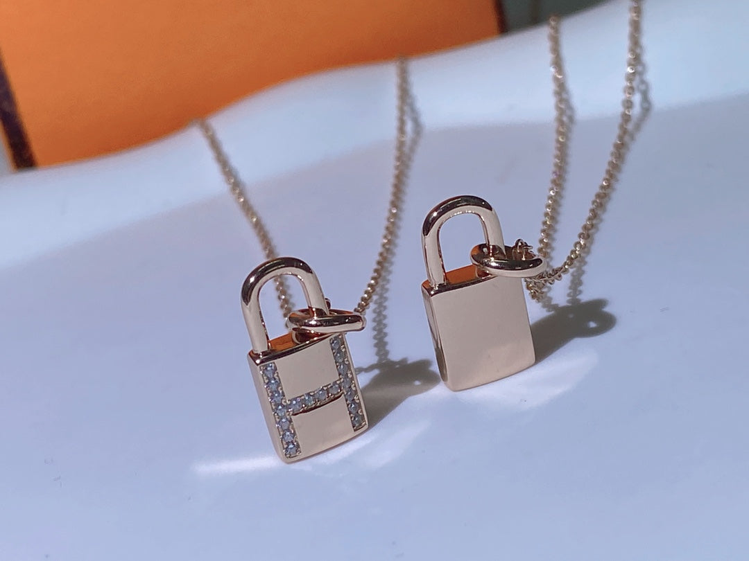 [Luxery]HM ADVANCED NICHE LOCK HEAD NECKLACE DIAMONDS