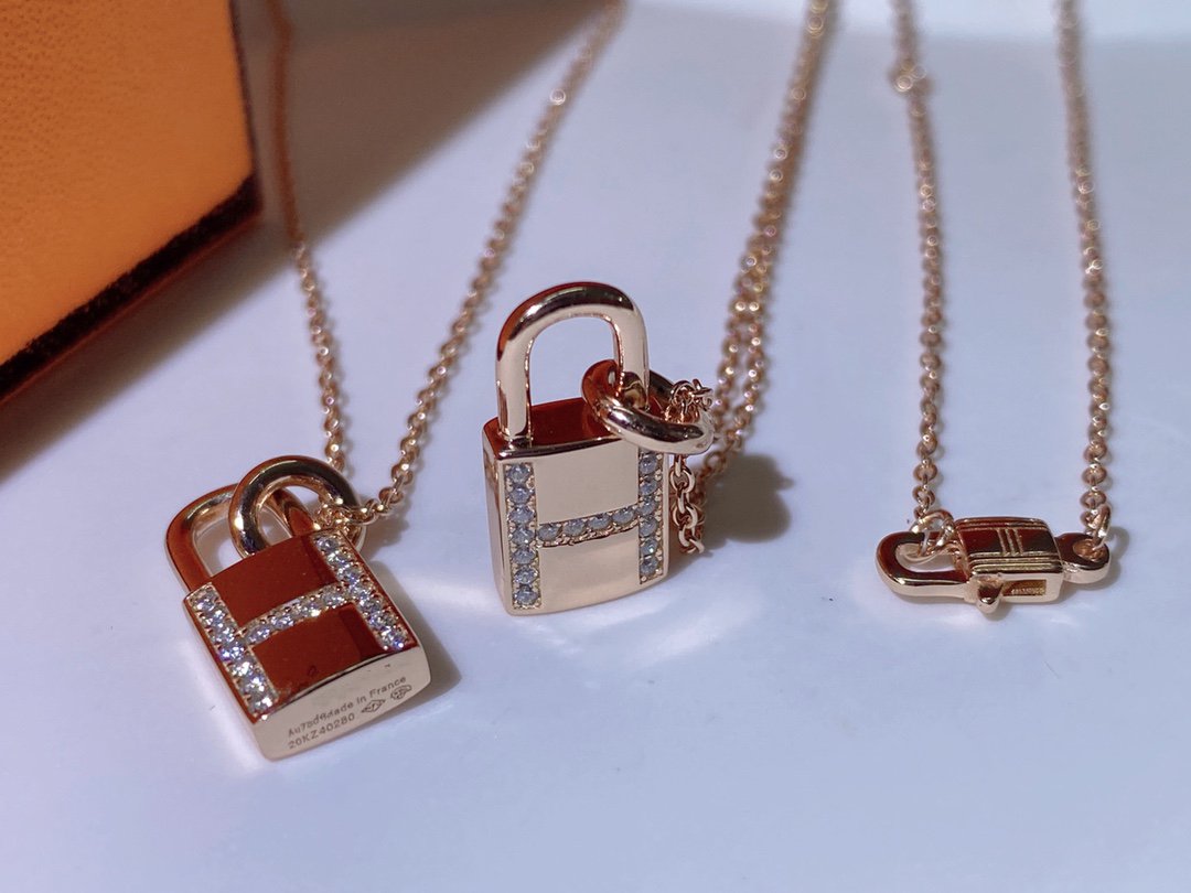 [Luxery]HM ADVANCED NICHE LOCK HEAD NECKLACE DIAMONDS