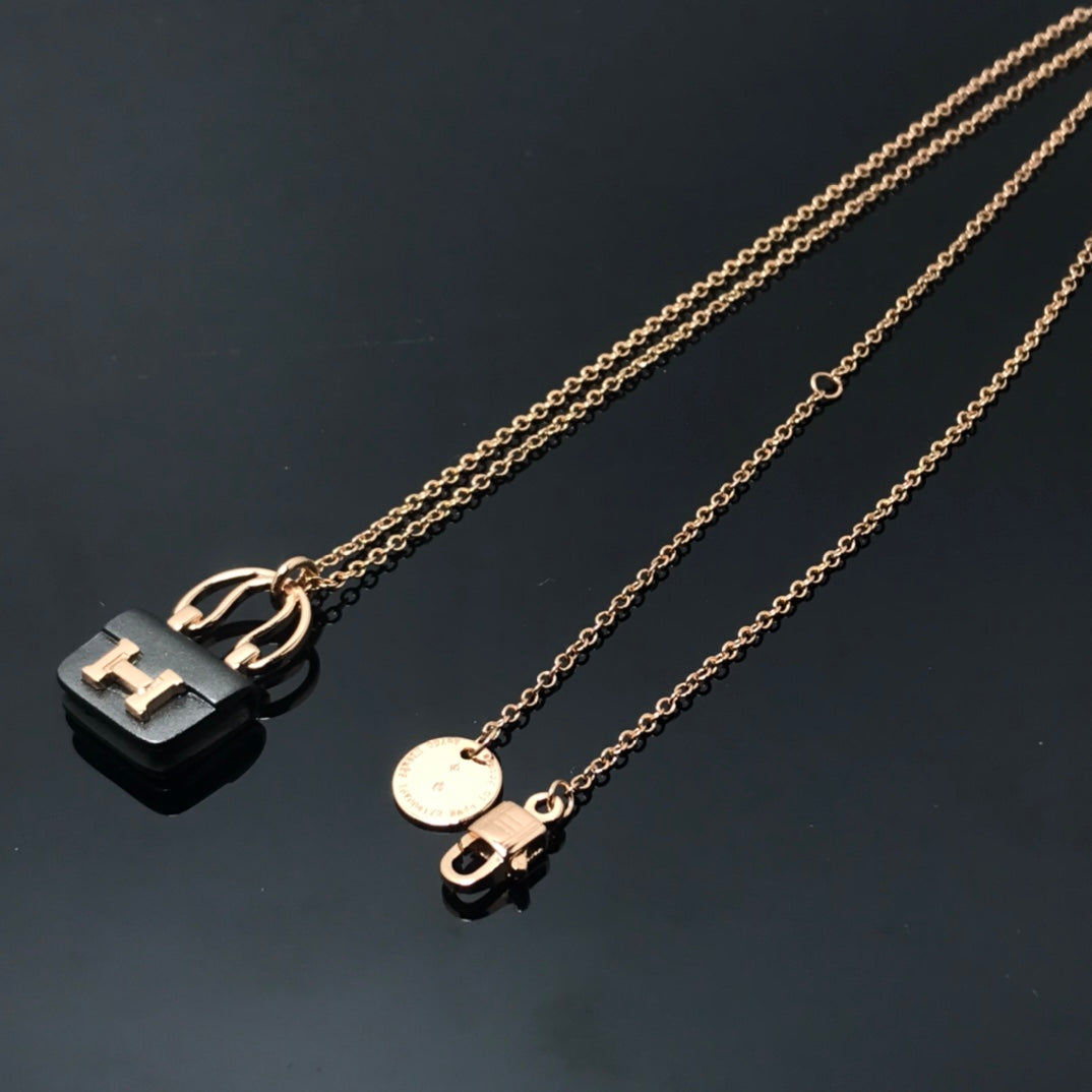 [Luxery]WOMEN'S HM AMULETTES CONSTANCE PENDANT NECKLACE