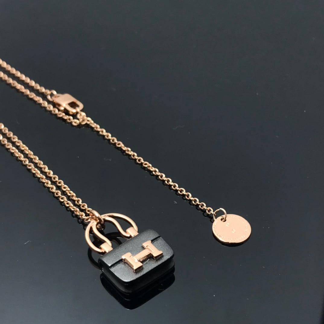 [Luxery]WOMEN'S HM AMULETTES CONSTANCE PENDANT NECKLACE