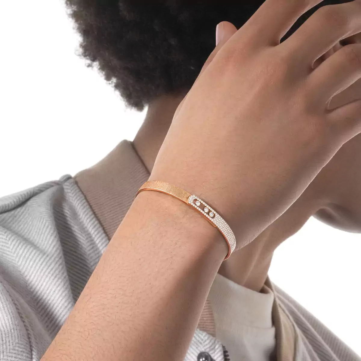 [Luxery]Move Noa Ciselé half pavé bangle