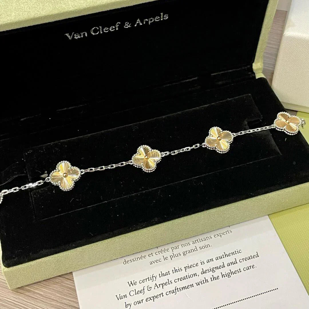 [Luxery] CLOVER 5 MOTIF LASER BRACELET COLLECTION