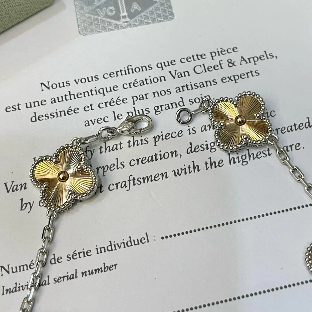 [Luxery] CLOVER 5 MOTIF LASER BRACELET COLLECTION