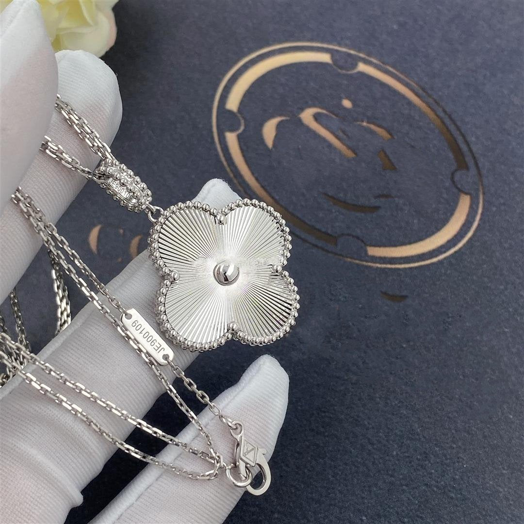 [Luxery]CLOVER 25MM SILVER BIG CLOVER NECKLACE