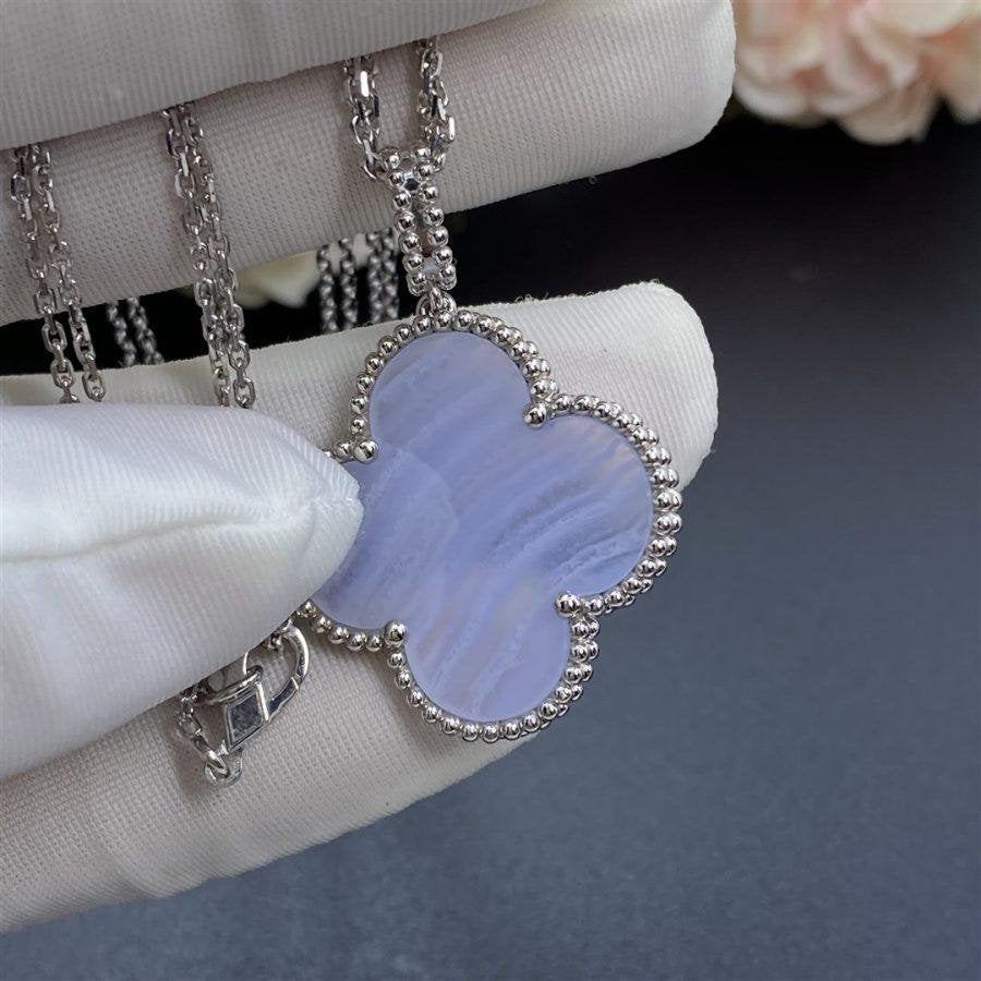 [Luxery]CLOVER SILVER CHALCEDONY BIG CLOVER NECKLACE