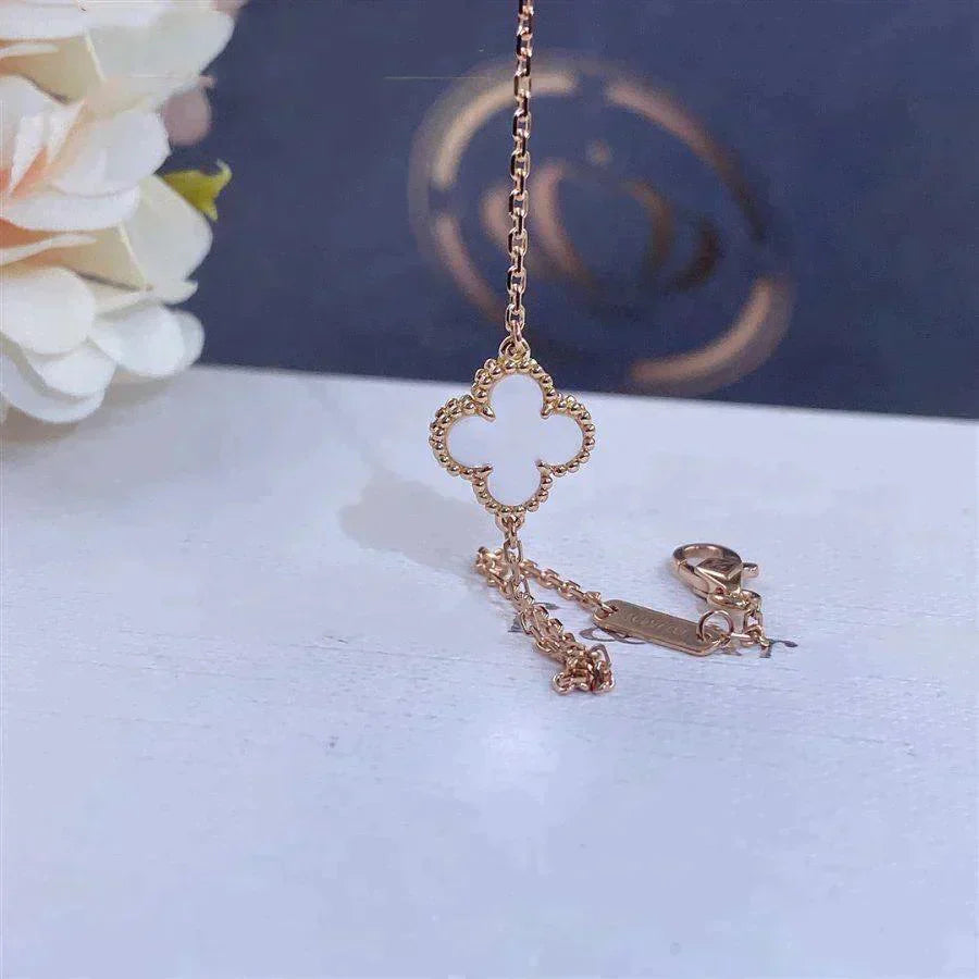 [Luxery]CLOVER WHITE MOP SINGLE FLOWER BRACELET